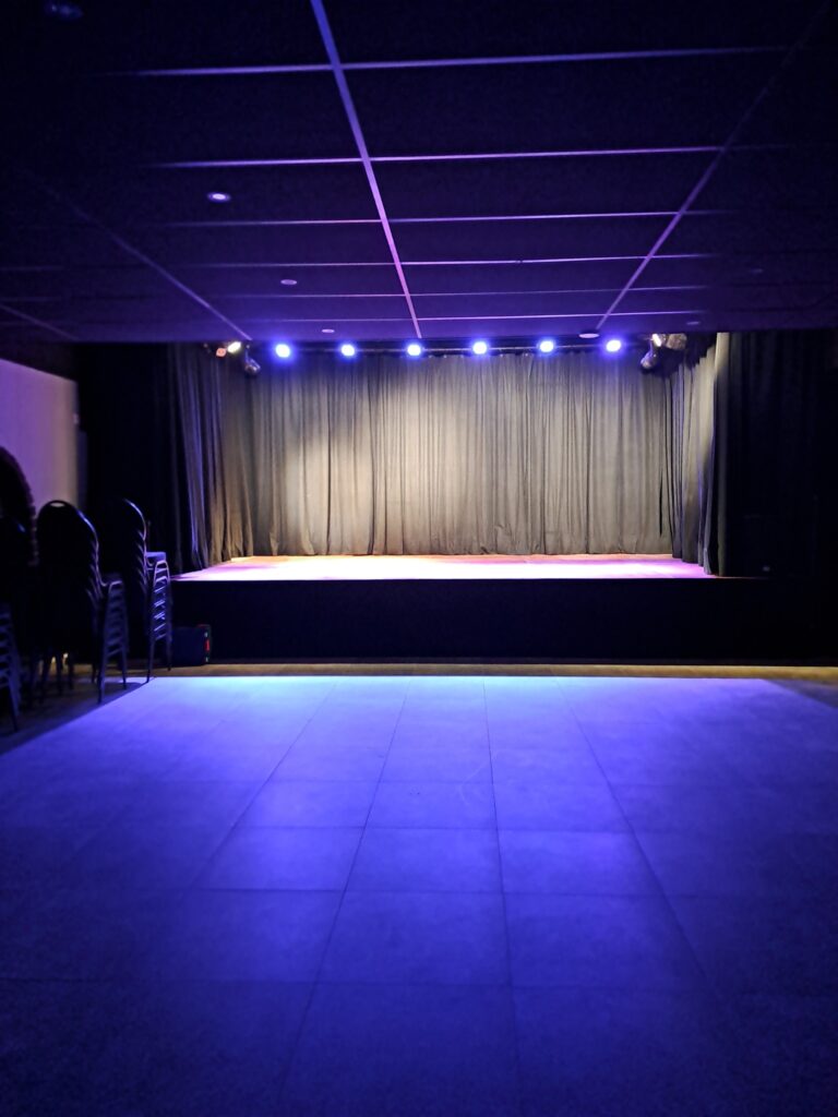 2 Pieds sur scène salle de spectacle travaux 6